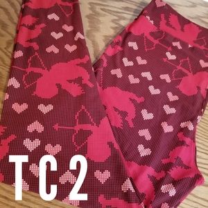 LuLaRoe Valentine's day leggings